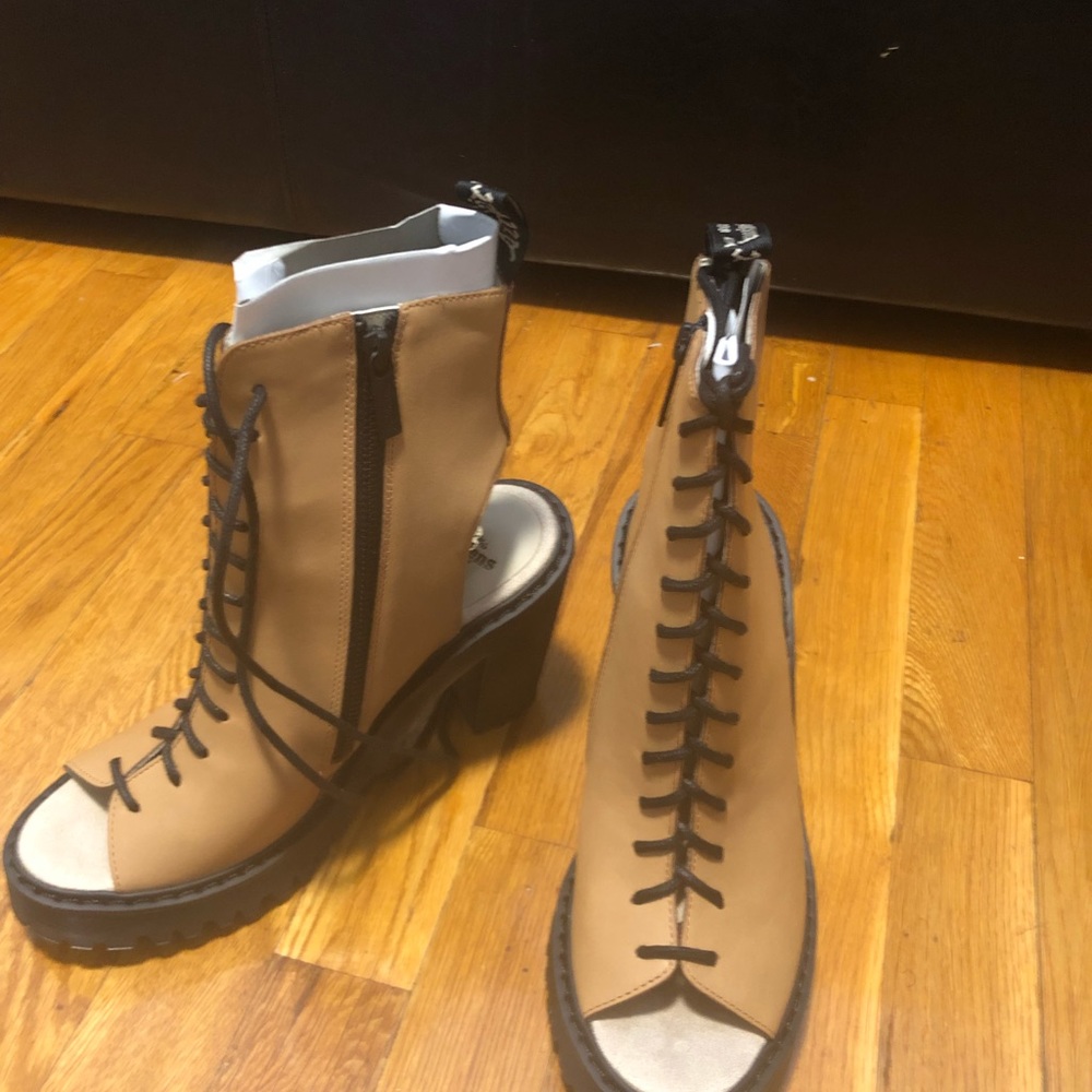 Dr. Martens Women Peeptoe Tan Boots